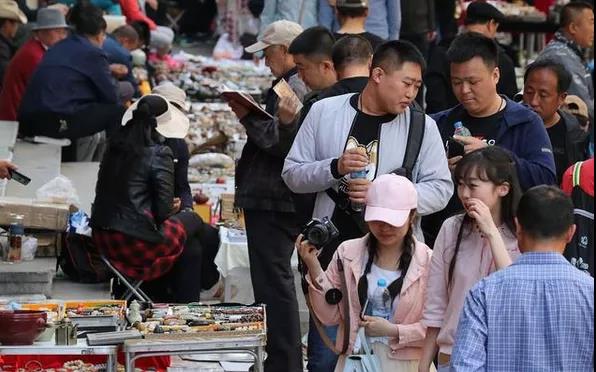 “地攤經(jīng)濟”狂歡過(guò)后，智能化環(huán)衛管理要加速了！