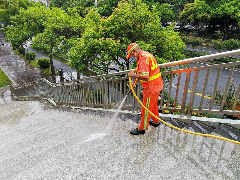 凈化空氣、保護環(huán)境—市政清運的環(huán)保價(jià)值與使命