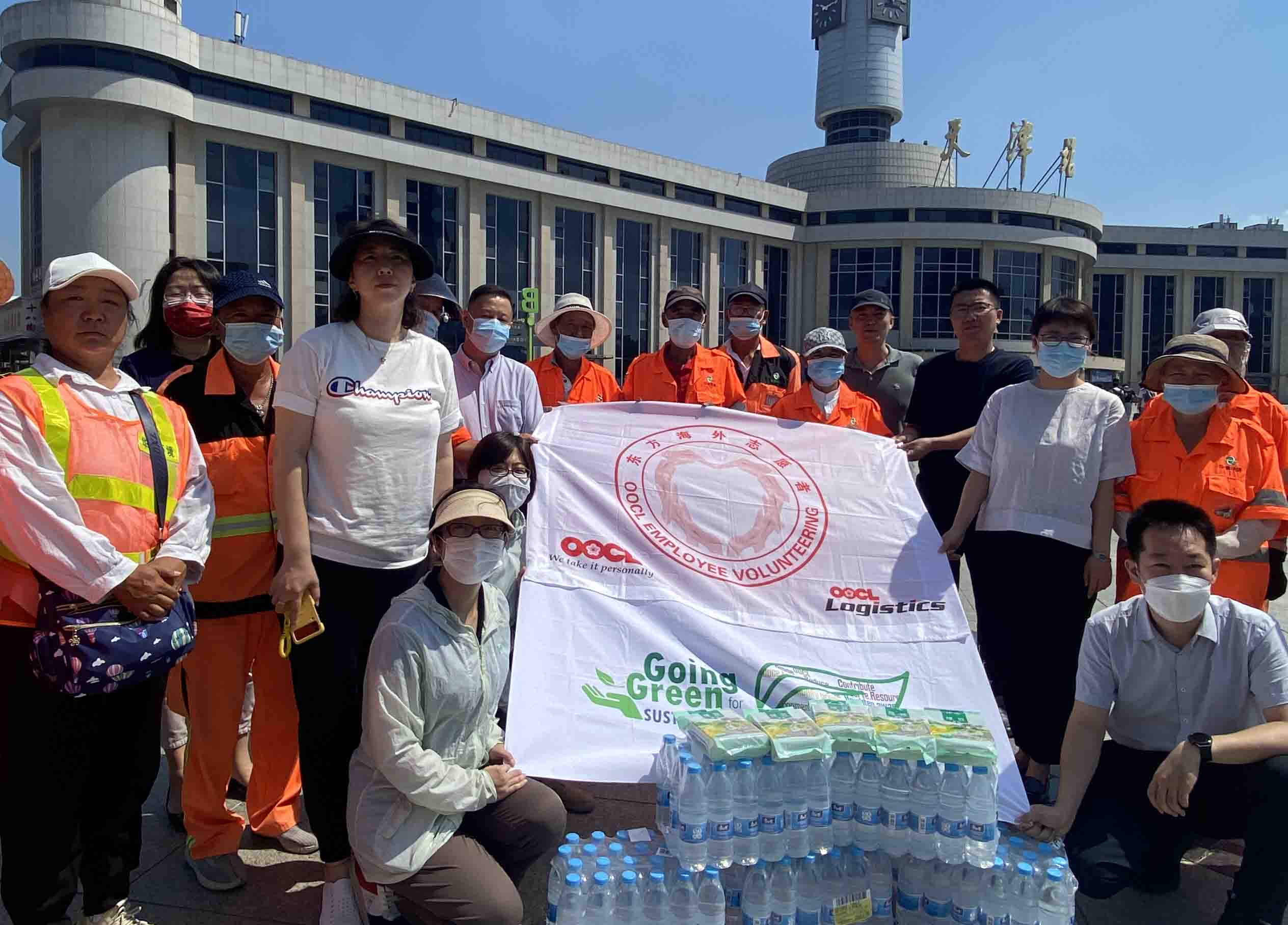 公益暖人心 情系環(huán)衛工 | 炎炎夏日送清涼，致敬高溫下的堅守！